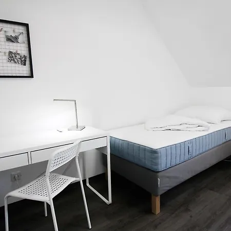 Sh Team 4 Fuer Max 19 Personen L Monteure L Messe L Business Apartament Duisburg