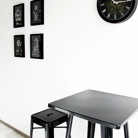 Sh Team 4 Fuer Max 19 Personen L Monteure L Messe L Business Apartament Duisburg