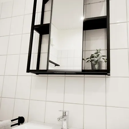 Sh Team 4 Fuer Max 19 Personen L Monteure L Messe L Business Apartament