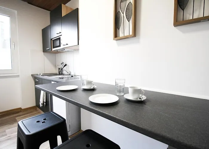 Sh Team 4 Für Max 19 Personen L Monteure L Messe L Business *