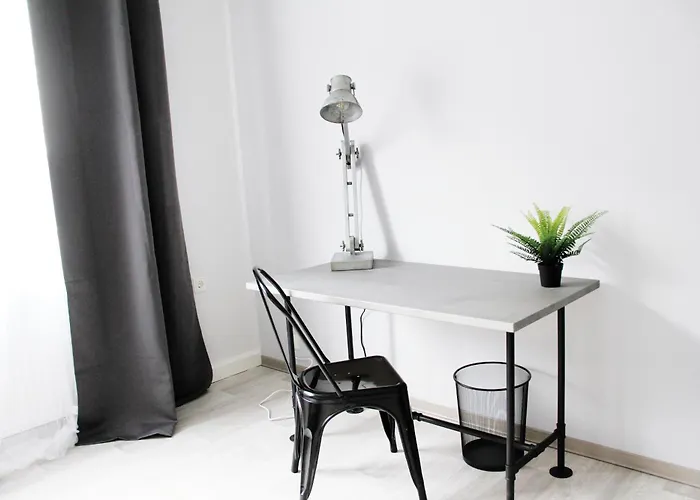 Sh Team 4 Für Max 19 Personen L Monteure L Messe L Business *